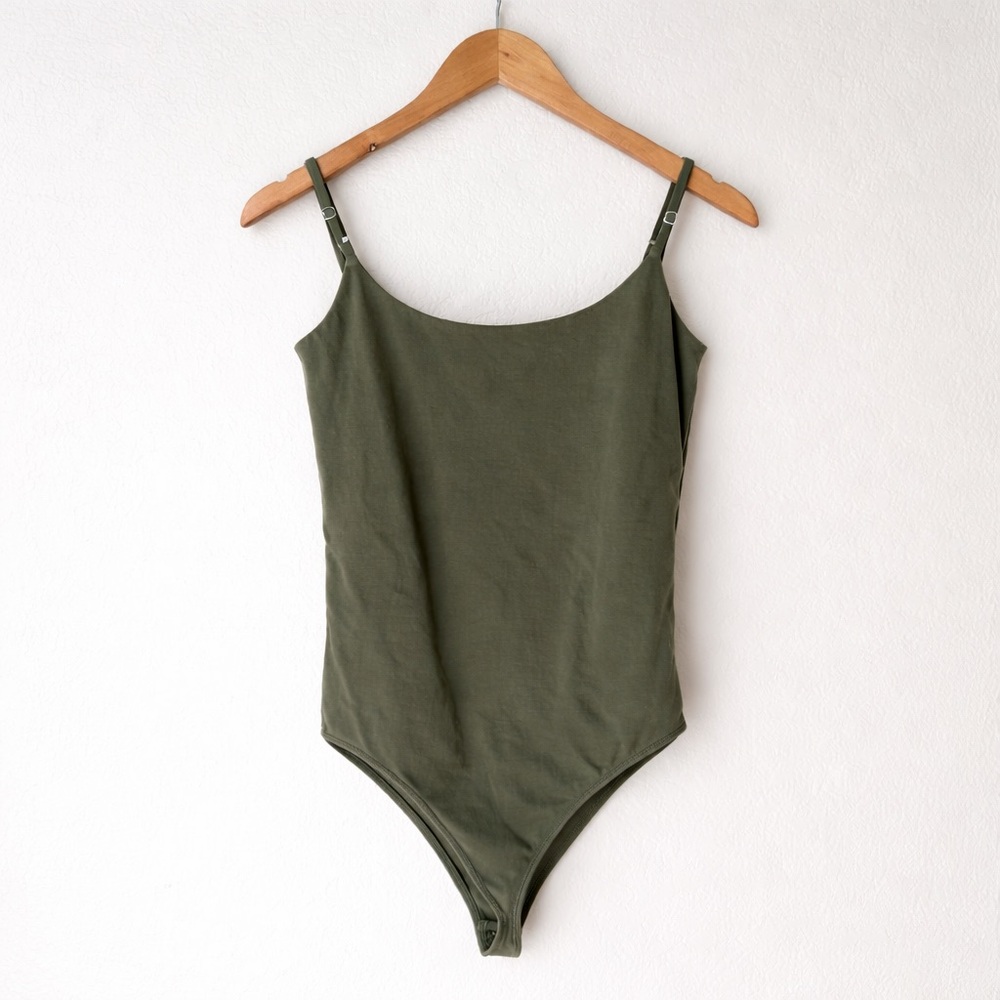 Abercrombie & Fitch Olive Green Scoop Neck Bodysuit Adjustable Straps Size L